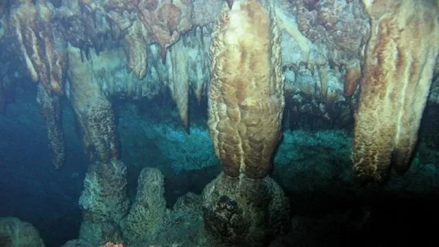 Underwater cave formations